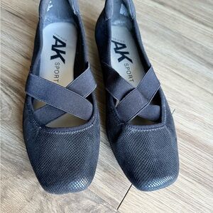Women's Black Flats Anne Klein Sport Ultimo Size 7.5 M